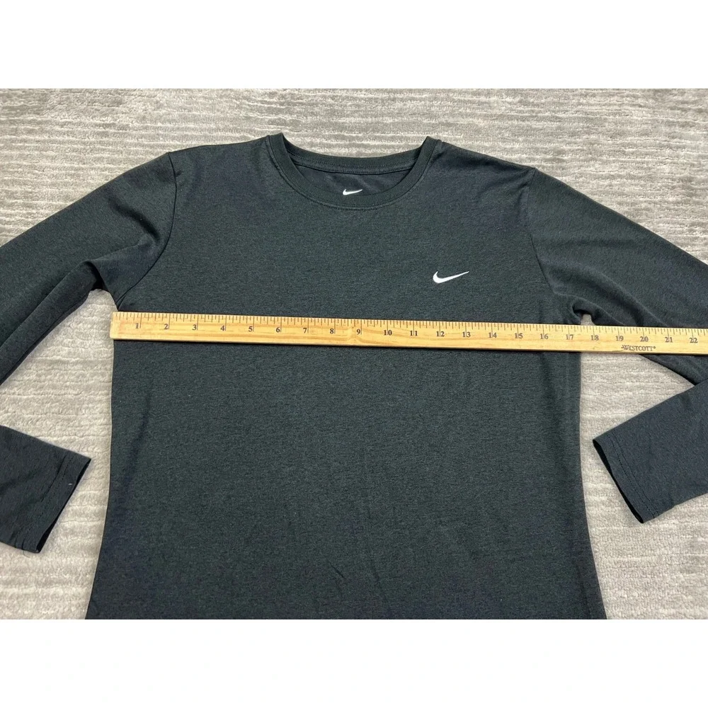 Nike Shirt Women Medium Black Dri-FIT Long Sleeve Athletic Crew Neck Swoosh Logo